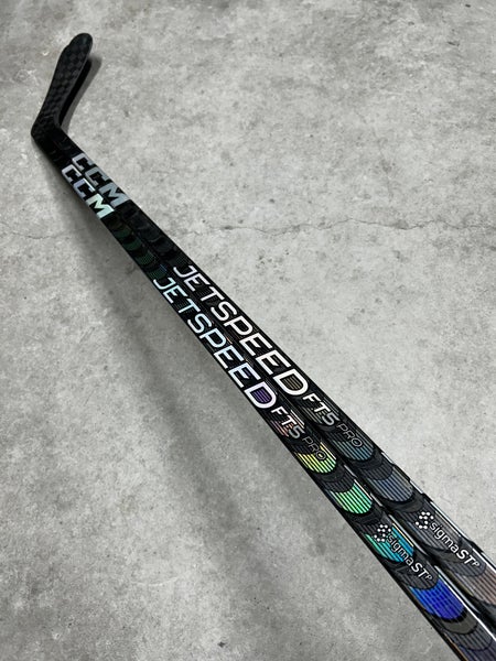 2 PACK - 90 Flex P29 Senior CCM JetSpeed FT5 Pro Right Hand Hockey Stick Pro Stock NHL (New)