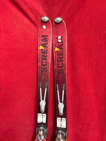 Skis: Salomon Scream 10 Hot skis, 170cm. Bindings: Salomon