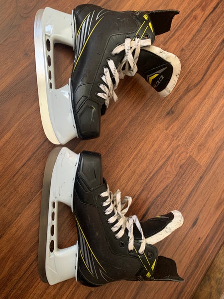 2003 CCM Tacks 1092 Hockey Skates Regular Width 9 (Used)