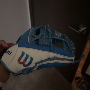 2022 Wilson A2000 RH Infield Baseball Glove 11.5" (Used)