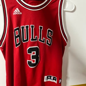 Red Medium Kids Unisex Adidas Jersey (Used)