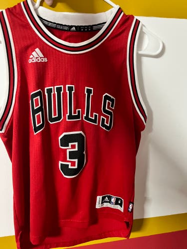 Red Medium Kids Unisex Adidas Jersey (Used)