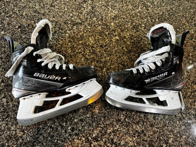 Bauer Vapor X Shift Pro Hockey Skates Regular Width Size 5.5 (Used)
