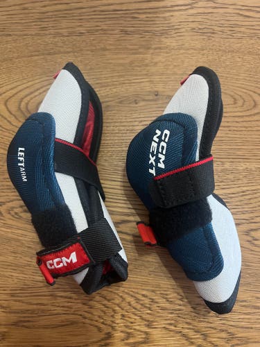 Youth Large CCM Elbow Pads (Used)
