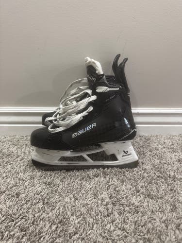 2024 Bauer Supreme Shadow Hockey Skates Size 5.5 (Used)
