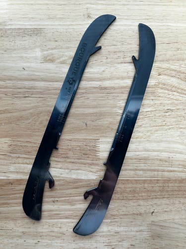 NHL Pro Stock Game Used Bauer FLY-TI 272mm Dallas Stars Skate Blades / Runners