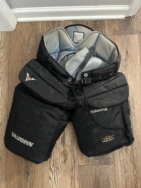 Senior Large 2014 Vaughn Velocity V6 Hockey Goalie Pants (Used)