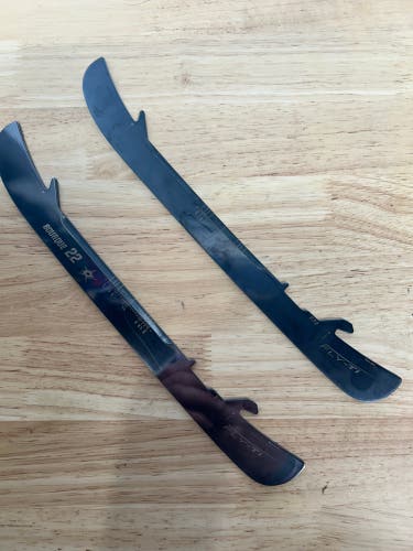 NHL Pro Stock Game Used Bauer FLY-TI 272mm Dallas Stars Skate Blades / Runners