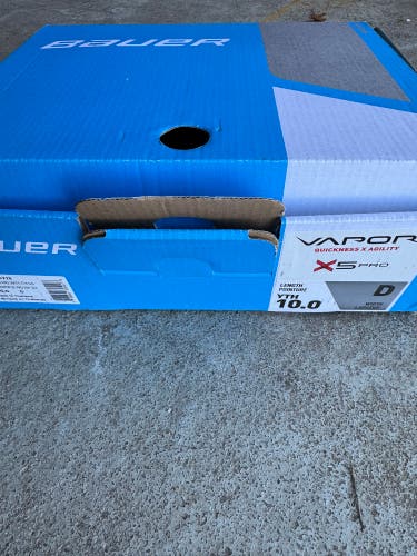 2023 Bauer Vapor X5 Pro Hockey Skates Regular Width Youth 10 (Used)