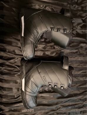 Men's Size M 11.0 (W 12.0) Rossignol Crank Laced Snowboard Boots Medium Flex (Used)