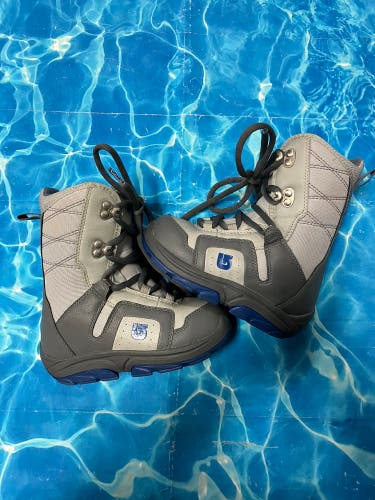 Kid's Size 1 Burton Moto Snowboard Boots (Used)