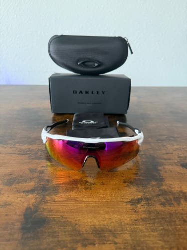 Unisex One Size Fits All Oakley Radar EV Sunglasses (New)