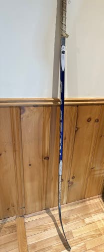 Senior Easton Synergy SE16 Right Handed Hockey Stick 75 Flex (Used)