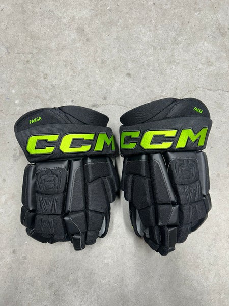 15” CCM HGCLXP Pro NHL Dallas Stars Hockey Gloves Pro Stock (New)