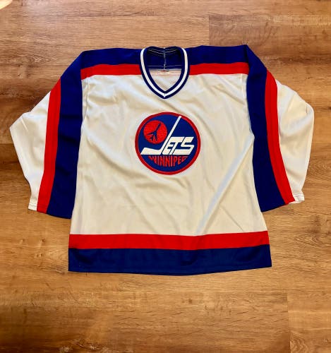 Vintage CCM Maska Winnipeg Jets Jersey 73-90 Logo WHA Air Knit (L)