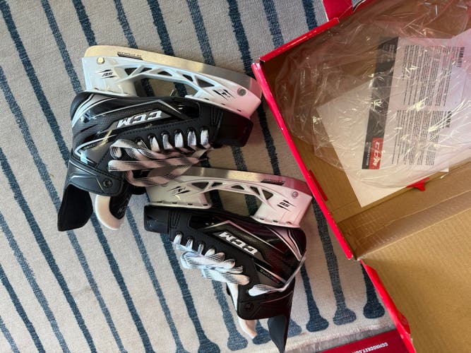 CCM Ribcor 74K Hockey Skates - Size 5.5 (New)