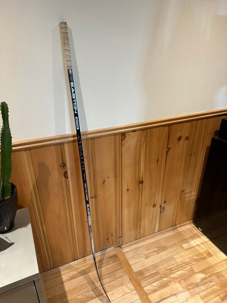 Senior Easton Stealth Right Handed Hockey Stick 85 Flex (Used)