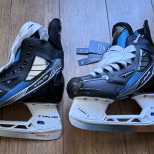 True TF7 Hockey Skates Regular Width  Size 3 (NEW - in original box)