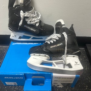 Bauer Supreme Shadow Size 4 Fit 2 (New) Skates Item#CCBS4