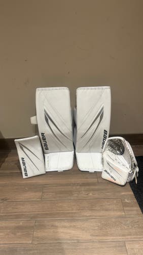 32" XS Bauer Hyperlite 2 Regular Goalie Full Set (Used)