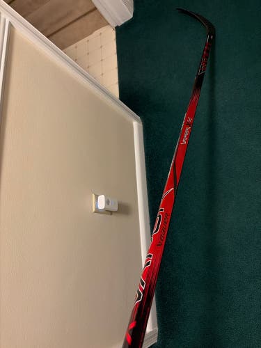 Senior Bauer Vapor X4 Right Handed Hockey Stick P28 87 Flex (New)