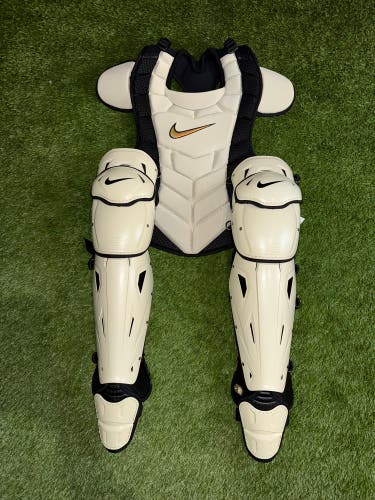 New Nike Diamond Elite Catcher’s Gear Set Khaki/Black 17”