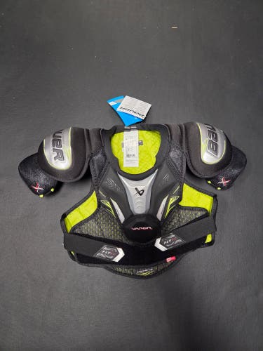 Brand new Bauer Junior medium Vapor Fly 40 Shoulder Pads