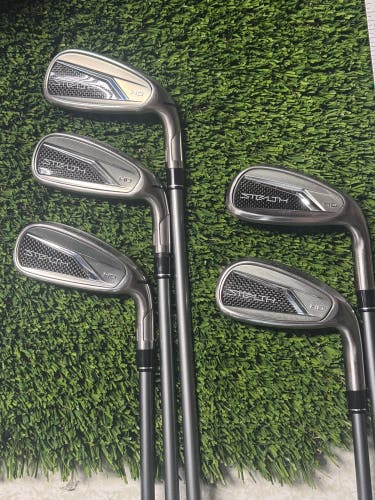 TaylorMade Stealth HD Iron Set 6-PW Regular Flex Fujikura Speeder NX Graphite RH