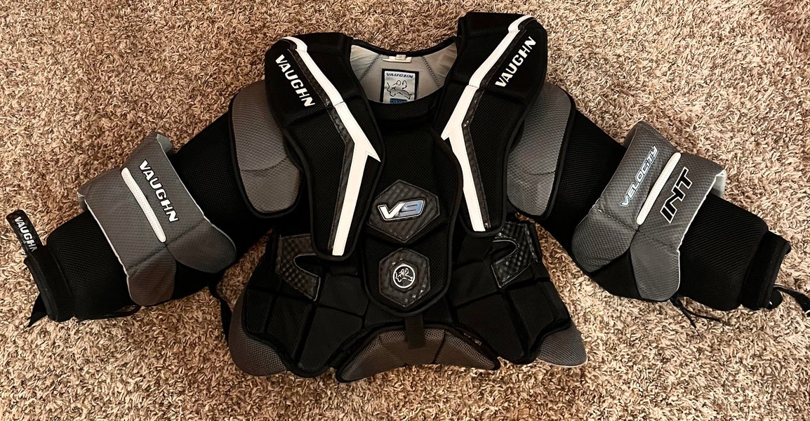 Large/Extra Large Vaughn Velocity V9 Goalie Chest Protector (Used)