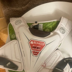 Large Adult Maverik MAX EKG Shoulder Pads (Used)