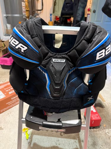 Men's Large Senior Bauer X Shoulder Pads (Used)