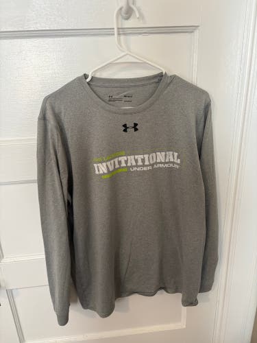 Gray Medium Men's Under Armour Shirt (Used)