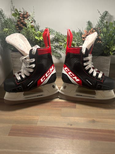 2015 CCM JetSpeed Hockey Skates size 8