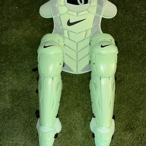 New Nike Diamond Elite Catcher’s Gear Set Green/Anthracite 17”