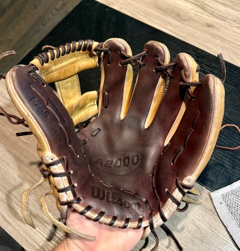 Wilson A2000 Infield Baseball Glove 11.5" Used SEND ME YOUR OFFERS