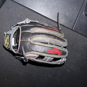 2025 Rawlings Heart of the Hide RH Outfield Baseball Glove 12.75" (New)