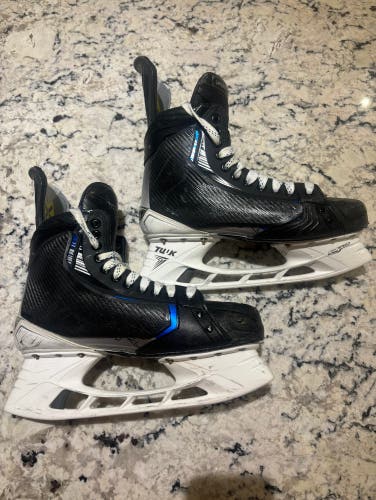 Pro Stock Bauer Vapor Hyperlite 2 Hockey Skates Regular Width Size 10 Fit 3