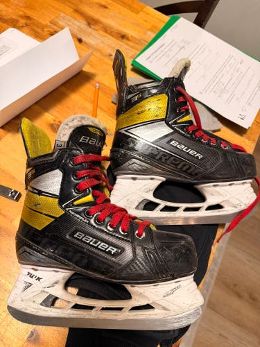 2020 Bauer Supreme 3S Hockey Skates Regular Width Size 3 (Used)