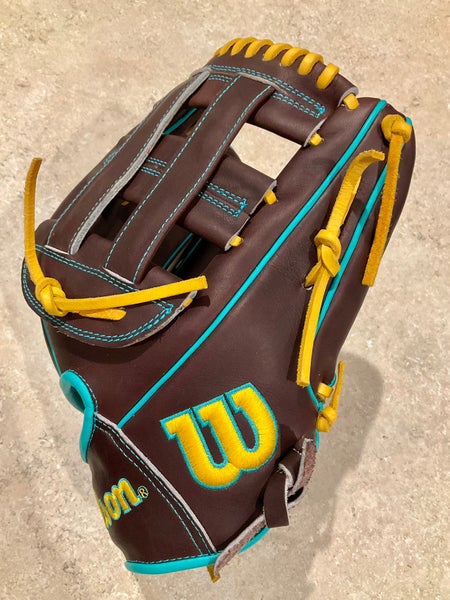 2022 Wilson A2000 dw5 RH Infield Baseball Glove 12" (New)