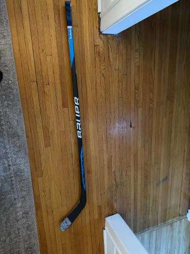 2-pack Senior Bauer Nexus League Right Handed Hockey Stick P28 65 Flex (Used)