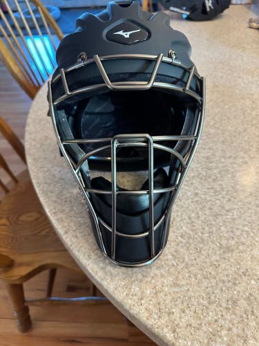 Mizuno Samurai catchers helmet