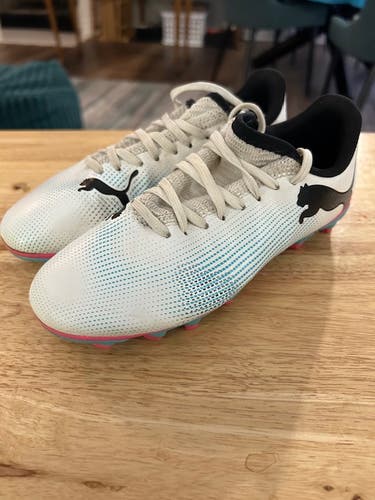 Unisex 1.5Y (Big Kids / Youth) Puma Future 7 Cleats (Used)