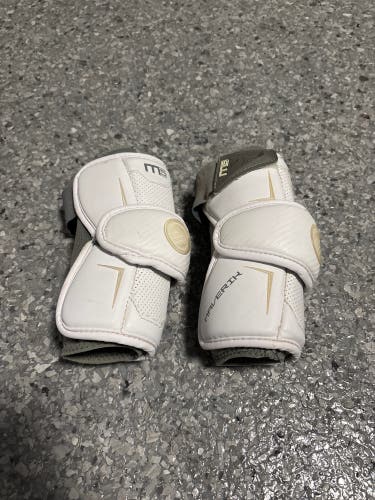 Medium Youth Maverik M5 Arm Pads (Used)