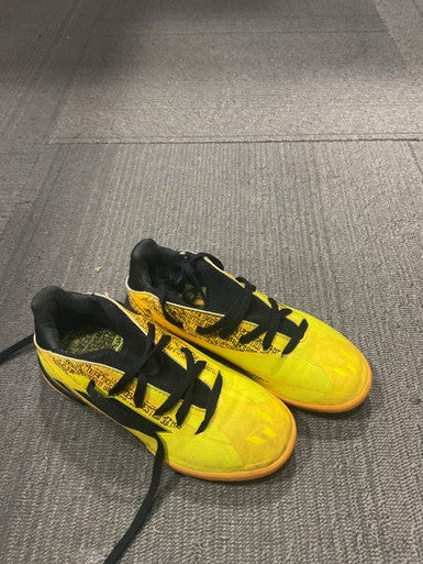 Used Adidas Soccer Indoor Shoes Yellow Youth 13.0 11614-S000229365