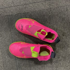 Used Nike Soccer Cleats Pink Junior 01.5 11614-S000229359