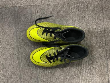 Used Nike Soccer Cleats Yellow Junior 02 11614-S000229357