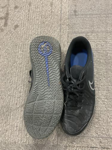 Used Nike Soccer Indoor Shoes Black Senior 5.5 11614-S000229524