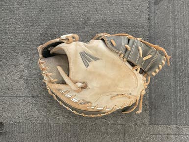 Used Easton RUDI-2020 FASTPITCH BB/SB Catchers RH Throw White 34" 11614-S000229489