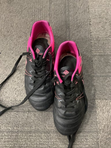 Used Dream Pairs Soccer Cleats Black Senior 5 11614-S000229456