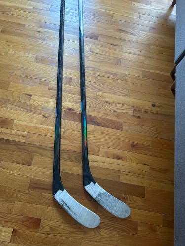 Junior Bauer Nexus Tracer Right Handed Hockey Stick P28 50 Flex (Used)
